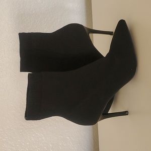 NWT Black fabric booties, 8.5  4" heel